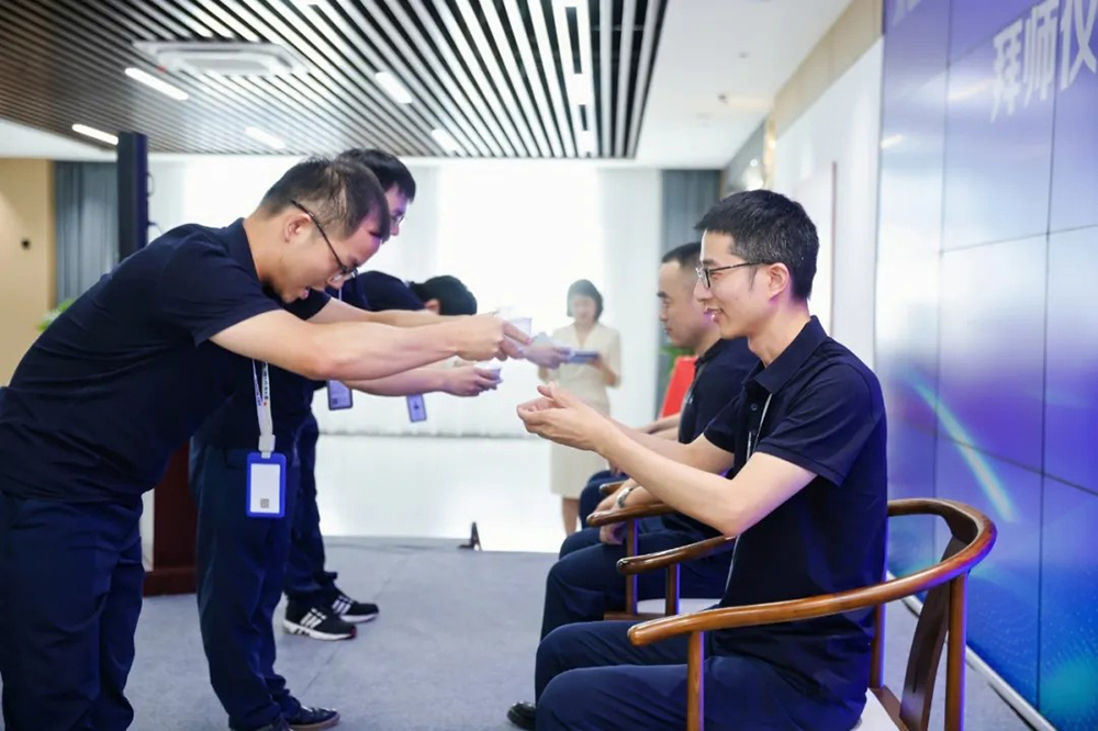 勞模工匠學(xué)堂|精華股份開(kāi)啟技能人才培養新篇章(圖3) 勞模工匠學(xué)堂|精華股份開(kāi)啟技能人才培養新篇章(圖3)