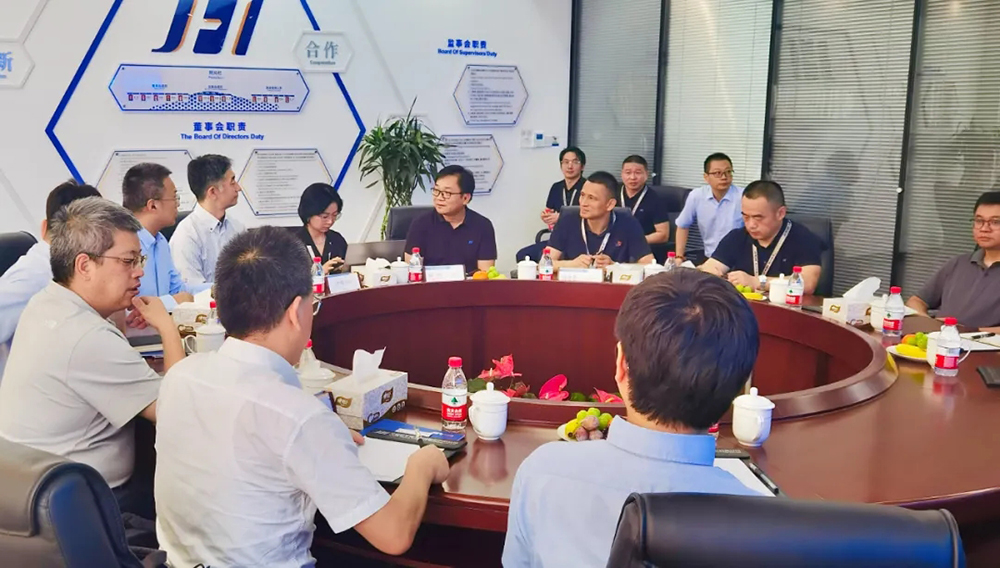 阿爾卑斯無(wú)錫研發(fā)中心一行蒞臨我司參觀(guān)交流(圖2) 阿爾卑斯無(wú)錫研發(fā)中心一行蒞臨我司參觀(guān)交流(圖2)